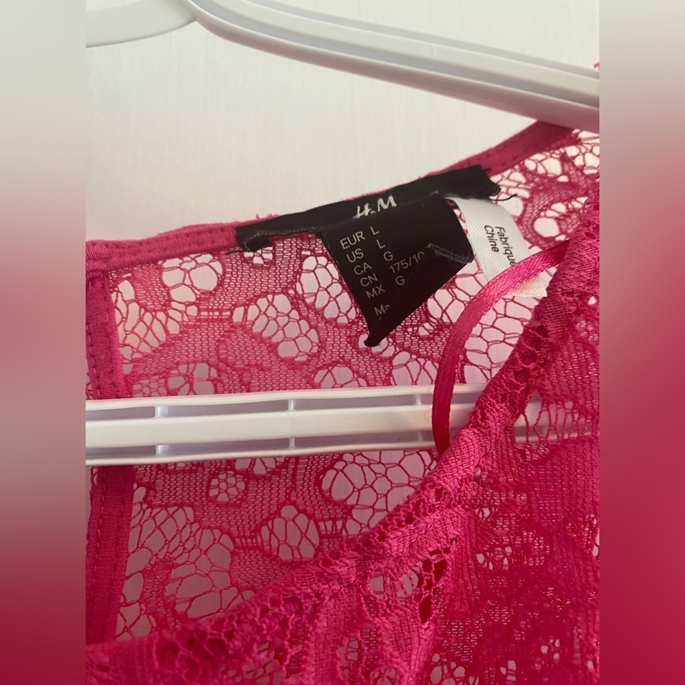 3/30 H&M size large - Picture 3 of 3